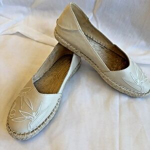Olukai Kaula Pa'a 'Ili Leather Slip On Espadrille 8.5 Flats Embroidered Island